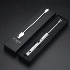 Oplaadbare Lange Elektrische Aansteker Buigbaar - Buigbare Aansteker - Duurzame Plasma Aansteker - Inclusief Cadeauverpakking - BBQ – Kaarsen – Zilver -Grillmeesters Goedkope Winkel 1200x1200 304