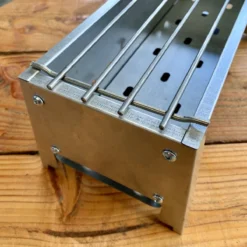 Spiedini Saté-bbq Bali 40 Mini - Kleine, Smalle Houtskoolbarbecue Met Horizontaal Rooster Voor Sate Of Andere Spiesjes - 40 Cm Lang, 11 Cm Breed, 14 Cm Hoog - Ideaal Voor Tuin- Of Open Haard, Of Balkon - Materiaal: Gealuminiseerd Ijzer -Grillmeesters Goedkope Winkel 1200x1200 33