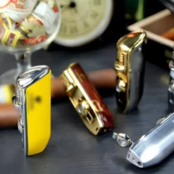 Cohiba® Sigarenaansteker - Sigarenboor - Sigaren - Sigaar - Cohiba Aansteker - Sigarenboor - Sigaren Accessoires - Sigarenknipper - Sigaar Aansteker - Cohiba - Incl. Luxe Geschenkdoos - Rood -Grillmeesters Goedkope Winkel 1200x1200 539