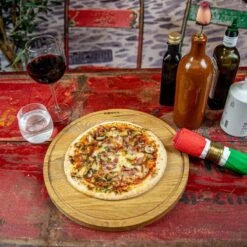 Boska Pizzaplank Friends L - BBQ Accessoires - Eikenhout - Handige Opvanggeul - Ø 34 Cm -Grillmeesters Goedkope Winkel 1200x1200 766