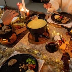 Boska Pizzaplank Friends L - BBQ Accessoires - Eikenhout - Handige Opvanggeul - Ø 34 Cm -Grillmeesters Goedkope Winkel 1200x1200 767