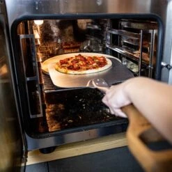 Boska Pizzasteen Deluxe - Voor Oven & BBQ - Knapperige Pizza's - Ø 29.5 Cm - BBQ Accessoires -Grillmeesters Goedkope Winkel 1200x1200 792