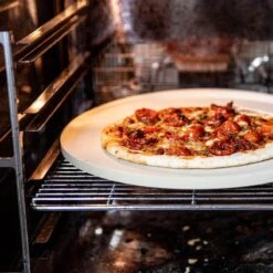 Boska Pizzasteen Deluxe - Voor Oven & BBQ - Knapperige Pizza's - Ø 29.5 Cm - BBQ Accessoires -Grillmeesters Goedkope Winkel 1200x1200 795