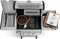 Burnhard Gas BBQ FRED JR. Deluxe - 2 Branders - Incl. Keramische Infraroodbrander & Afdekhoes - Deluxe -Grillmeesters Goedkope Winkel 1200x797