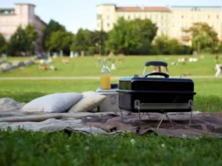 Weber Go-anywhere Houtskoolbarbecue - Zwart -Grillmeesters Goedkope Winkel 1200x901 1