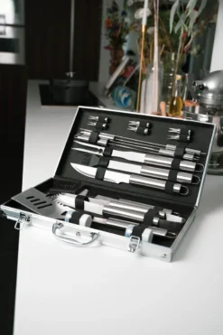Sens Design BBQ Accesoires - 18 Delig - BBQ Gereedschapset Koffer -Grillmeesters Goedkope Winkel 800x1200 13