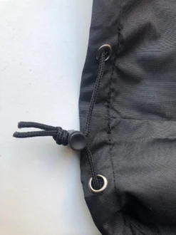 Merkloos Kamado BBQ Large Beschermhoes Cover Tot 25" Inch - Hoes Zwart Groot - O.a. Big Green Egg, Grill Guru, Kamado Joe Classic, Patton, The Bastard, Takumi, Tarrington House 7 Merkloos Kamado BBQ Large Beschermhoes Cover Tot 25" Inch - Hoes Zwart Groot - O.a. Big Green Egg, Grill Guru, Kamado Joe Classic, Patton, The Bastard, Takumi, Tarrington House -Grillmeesters Goedkope Winkel 899x1200 12